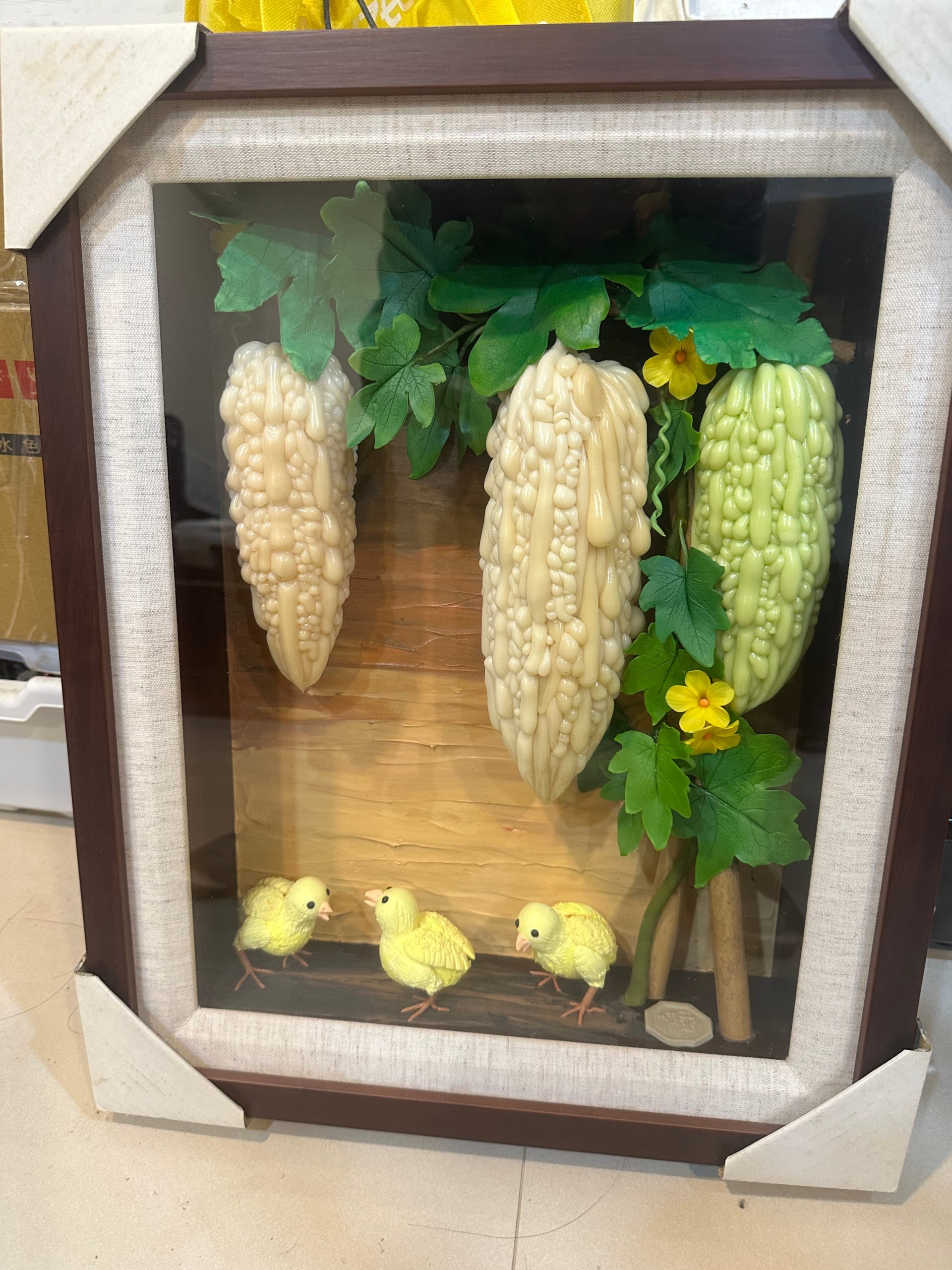 豐收的喜悅-苦瓜與小雞